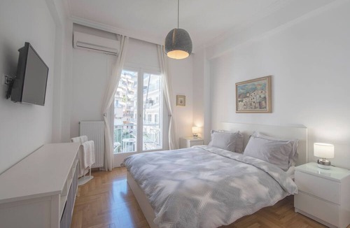 Pangrati Apartment | Exceptional central Athens 3 bedroom 2 bathroom apartment that sleeps up to nine