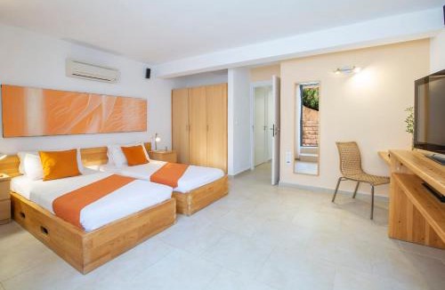 Sivota Villa | Villa Amoudia - Luxury Villa right on the beach with Private Pool