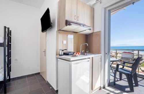 Pidima Kyras Apartment | Iguana studio 15