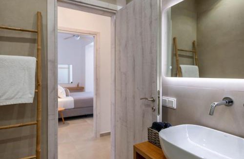 Logaras Villa | Moonshine Villa - A stone's throw from the beach