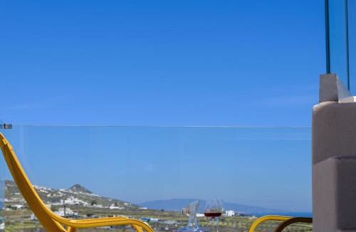 Karterados Bed & Breakfast | Eteo Santorini Luxury Suites