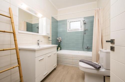 Xirokastello Apartment | Thomas & Elena Holiday House
