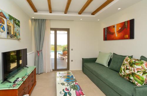 Kastraki Apartment | Naxos near Kastraki beach house with sea view and pool