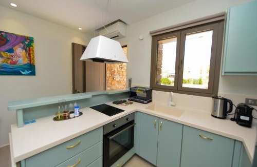 Kastraki Apartment | Naxos near Kastraki beach house with sea view and pool