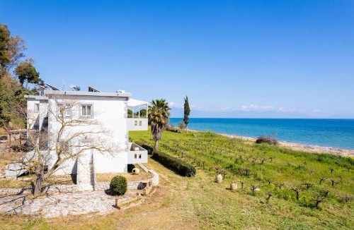 Pylos-Nestoras Apartment | Beachfront Nest Memi, Koroni - Seaheaven Houses - A2