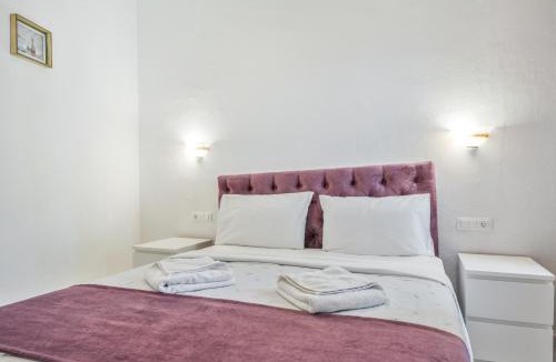 Menetai House | Hotel Albatros