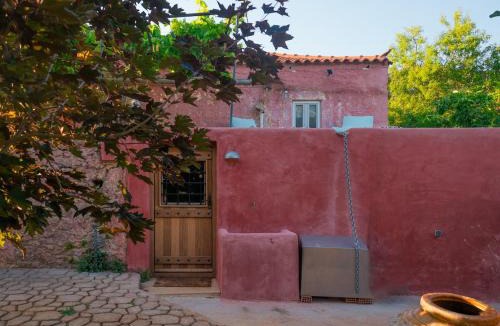 Zarakas House | Richea Hideaway, Stone Cottage & Hidden Beaches