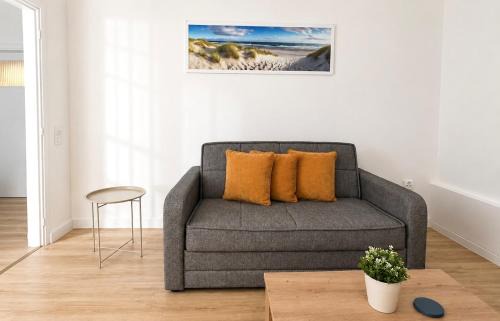 Ano Kipseli Apartment | Modern Semi-Basement Αpt - Vibrant Kypseli by ΜΡS