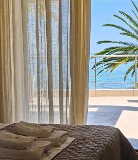 Pefkochori Villa | Palma del Mar Villa, Pefkohori by Halkidiki Villas