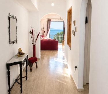Voies Apartment | 'Εν πλώ Giouli's home