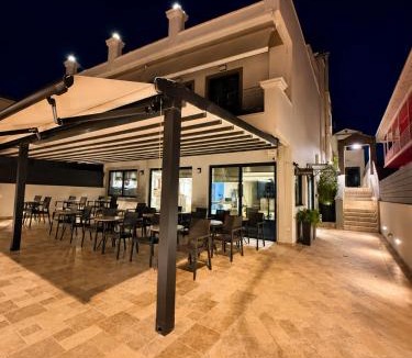 Episkopos Hotel | Ionian Hospitality Hotel - Fully Renovated - Seafront