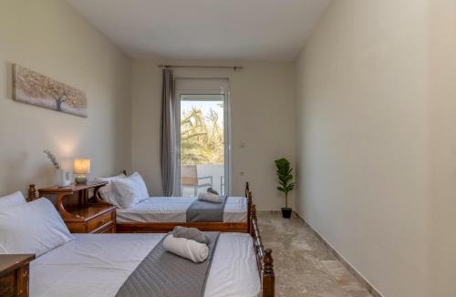 Trachilos Apartment | Balos Breeze Seaside House - Walk to Beach
