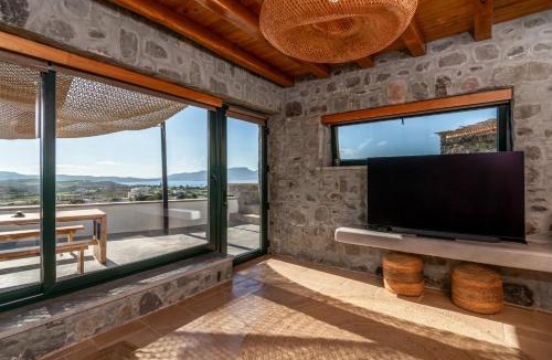 Milos Apartment | Petra Residence Mini Pool Spa