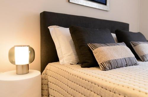 Marousi Apartment | Charming Garden Apartment, steps from metro station