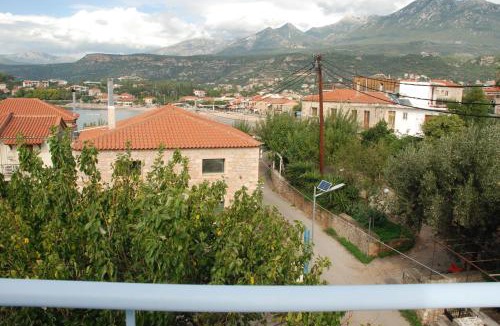 Stoupa Apartment | Anemeli studio