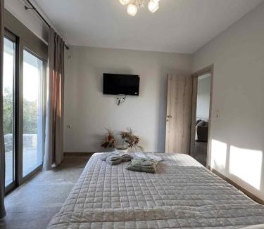 Paleros Apartment | Danita Apartments 3