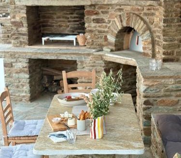 Kato Aprovatou Apartment | Villa AVRA, a serene Cycladic villa with private pool overlooking the Aegean Sea