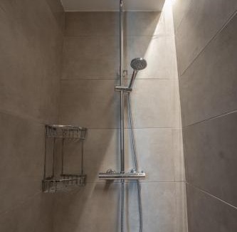 Aegina Town House | Green & Purple