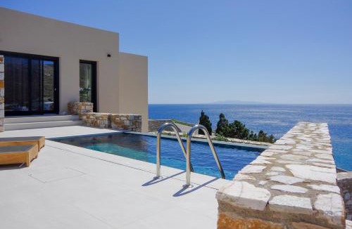 Megas Gialos Villa | Pnoe Villas Syros