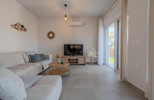 Krasounas Villa | Casa del olive,vacation rental,pool garden private parking