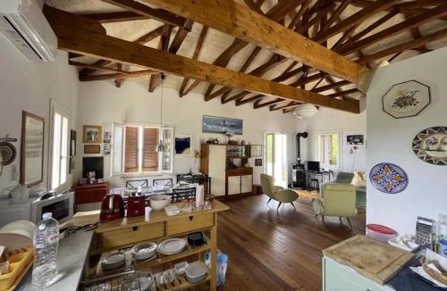 Manganos House | La casa tra gli alberi e il cottage