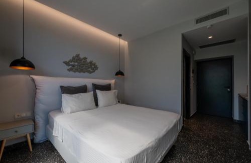 Akovitika Apartment | Private Pool Villa by the Sea