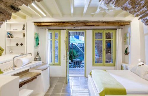 Tripotamos Hotel | Crossroads Inn Traditional Lodging