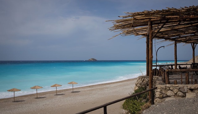 Stylish Luxury Historic Mansion. Minutes From the Best Beaches on the Island!