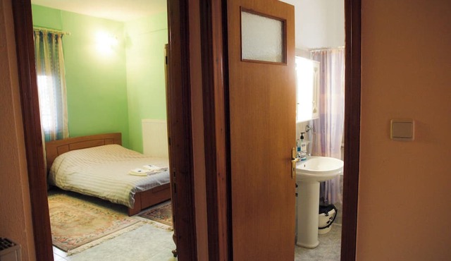 Charming Trikala Apartment With Garden & Central Heating