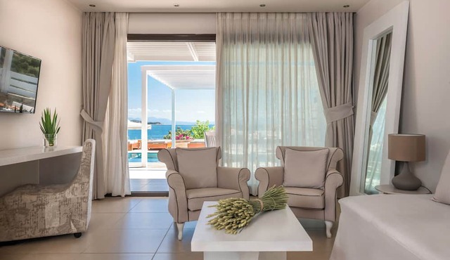 Kassandra Bay Resort, Suites & Spa
