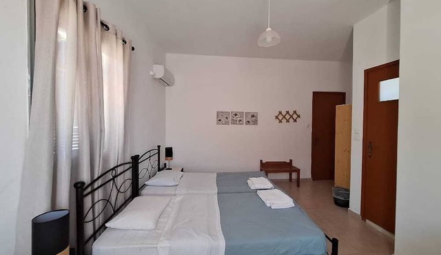 Nikos Hotel