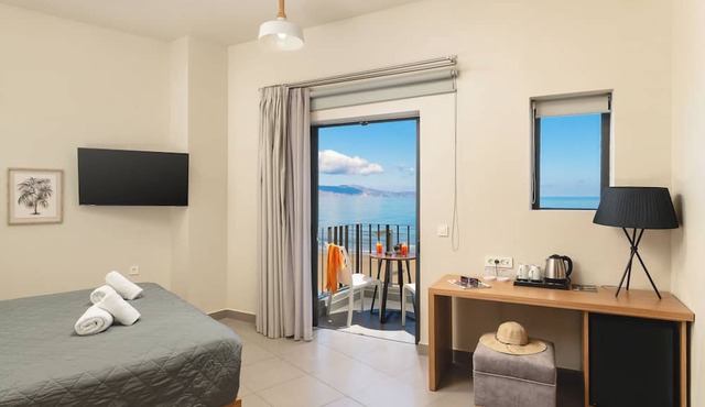 Elia Agia Marina Hotel