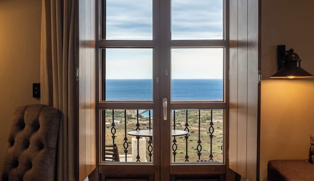 Anemos Suites Mani