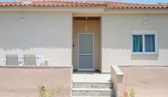 To Pournari Beachside Garden House