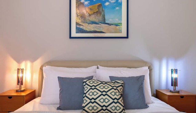 Phaedrus Living Moschato City Flat
