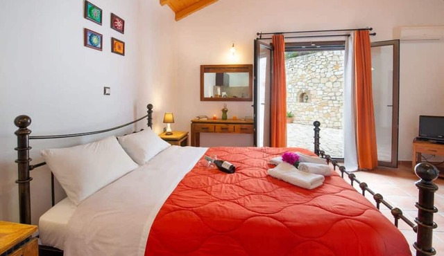 Kirki s Cozy Getaway - Paxoi Getaway w Jacuzzi