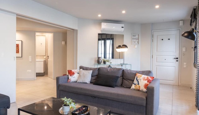 Entire Building in the Heart of Athens – Sleeps 12 with Private Rooftop Terrace