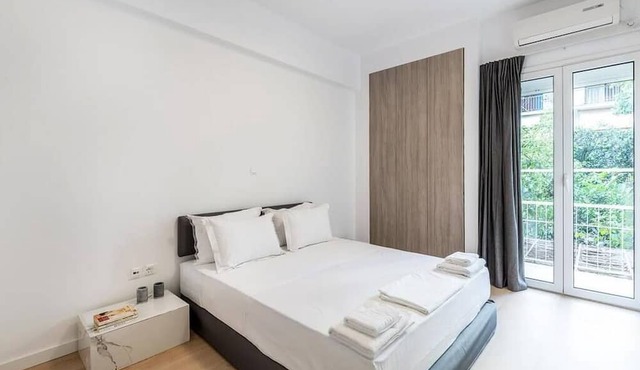 Downtown 3/Bedroom City Apartment