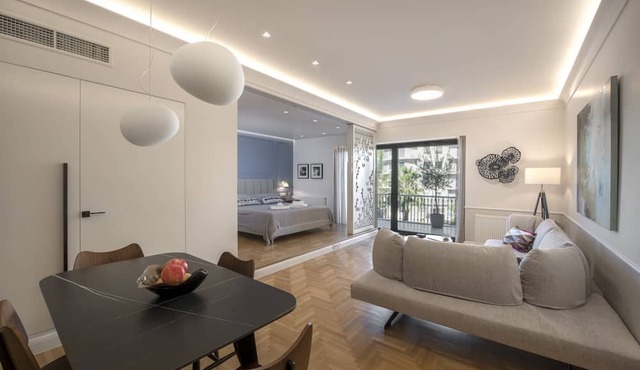 Vas. Sofias 96 · Chic central Athens apartment at