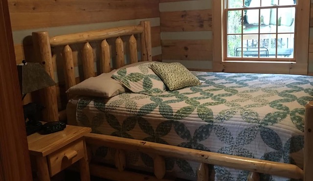 Your Mayberry Get-a-Way Cabin- Only 6 miles from Downtown Mount Airy in Mount Airy