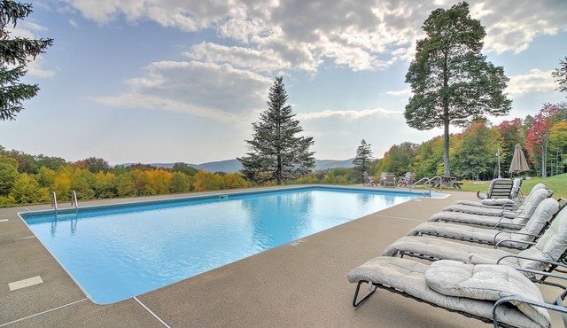 August & September available! 100 Acres Estate 10BRs, Hot Tub, Pool, Game House! in Newfane