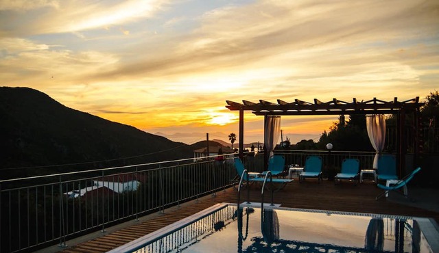 Villa Mons & Mare