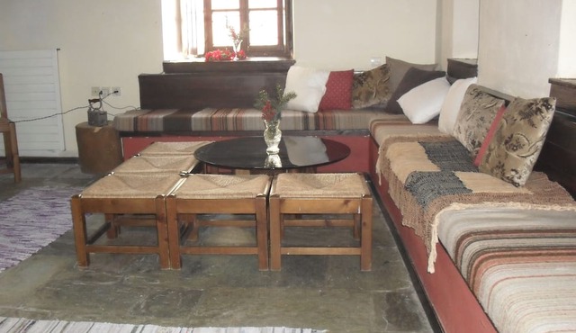 Traditional Guest Home Dimou