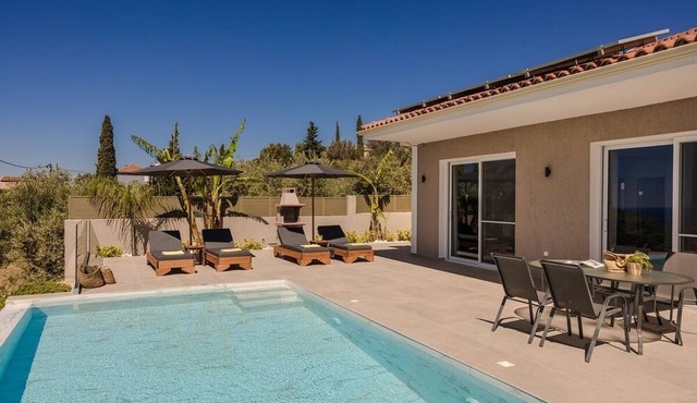 Lourdas Sunshine with Private Pool