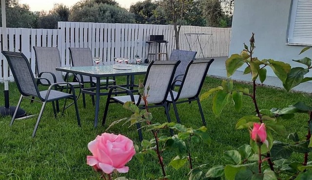 Apartment 'Chrissi Princess 1' with Private Garden, Wi-Fi and Air Conditioning