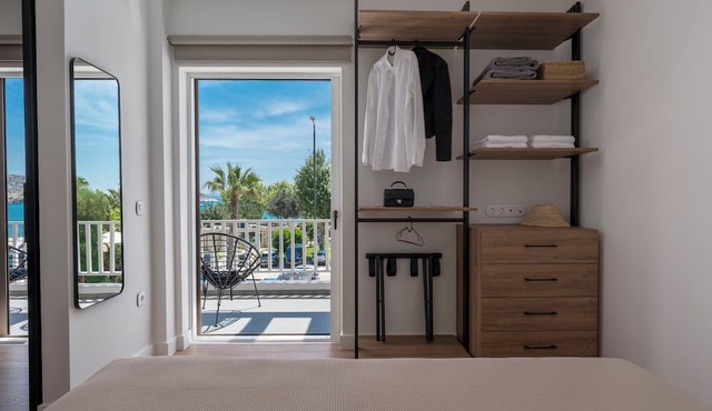 WALK2BEACH Riviera Beachfront Studio- Steps to Yabanaki Varkiza
