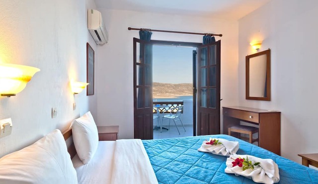 Standard Sea View Double 1 Room with Sea View and Shared Pool