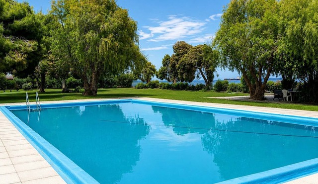 Seaside Almyra Stay with pool, Agioi Theodoroi