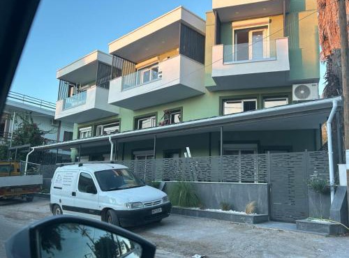 Lemoni apartments in Eretria