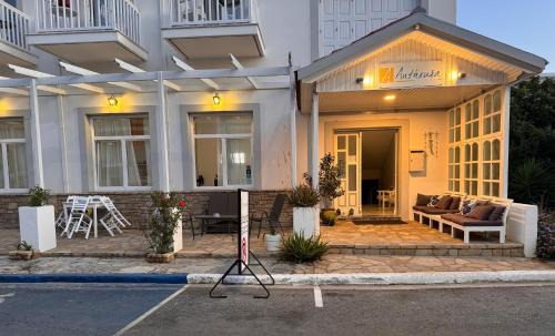 Anthousa Hotel